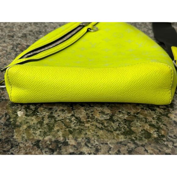 Louis Vuitton Taigarama Duo Sling Bag Neon Yellow 347072 - Picture 7 of 16